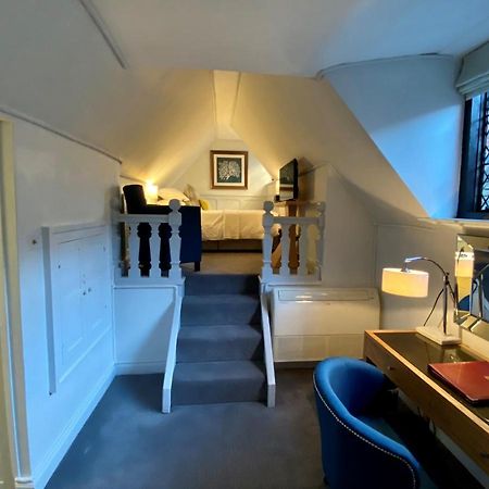 Great Fosters - Near Windsor Hotell Egham Eksteriør bilde